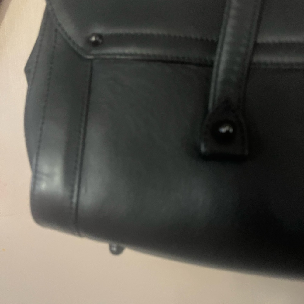 Gucci Black Leather Handbag with Bamboo Accent - Picture 7 of 16